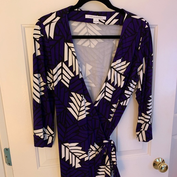 Diane Von Furstenberg Dresses & Skirts - Diane Von Furstenberg Wrap Dress